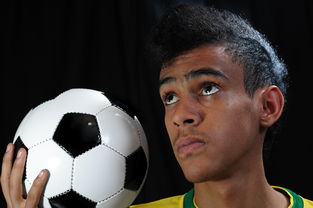 开云体育在线登入-英超球队赛季中期运动负荷监控与训练调整策略,英超球员体能